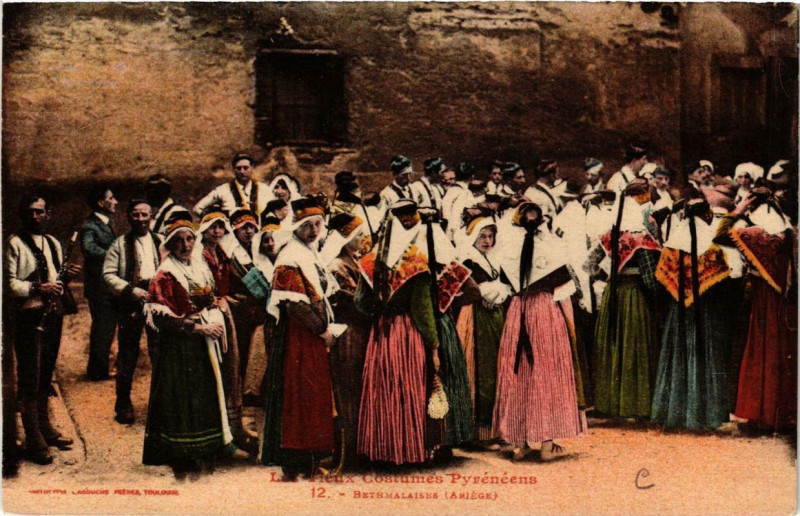 Carte postale ancienne Les Vieux Costumes Pyrenéens, Bethmalaises à Cos
