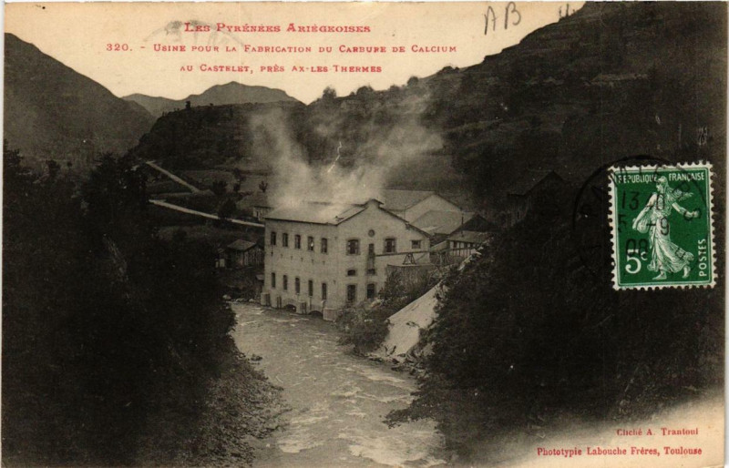 Carte postale ancienne Usine pour la Fabrication du Carbure de Calcium au Castelet