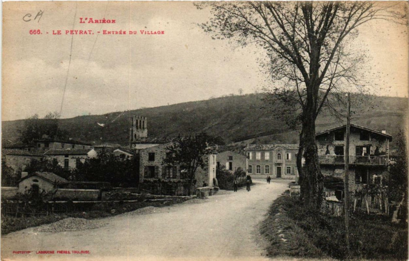 Carte postale ancienne Le Peyrat Entrée du Village au Peyrat