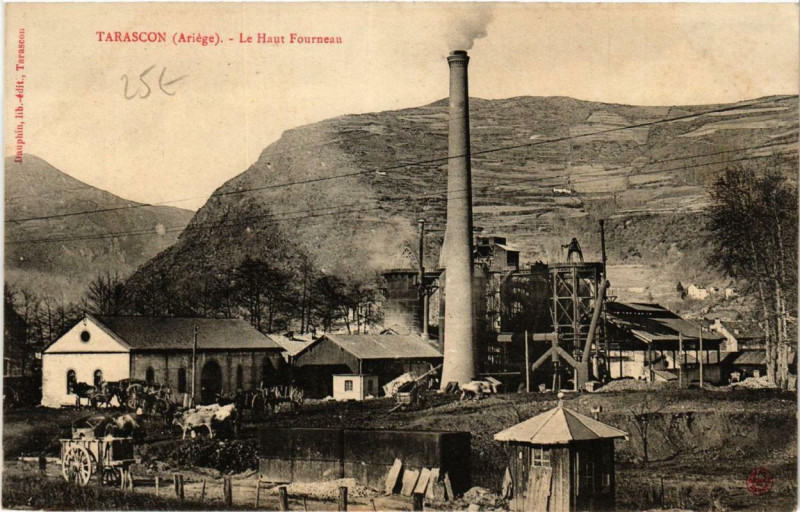 Carte postale ancienne Tarascon Le Haut Fourneau