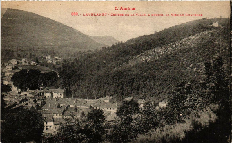Carte postale ancienne Lavelanet Centre de la Ville à Lavelanet