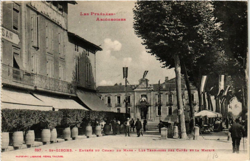 Carte postale ancienne Saint-Girons Entrée du Champ de Mars à Saint-Girons