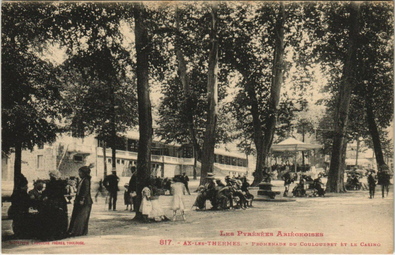 Carte postale ancienne Ax-les-Thermes Promenade du Couloubret et le Casino à Ax-les-Thermes