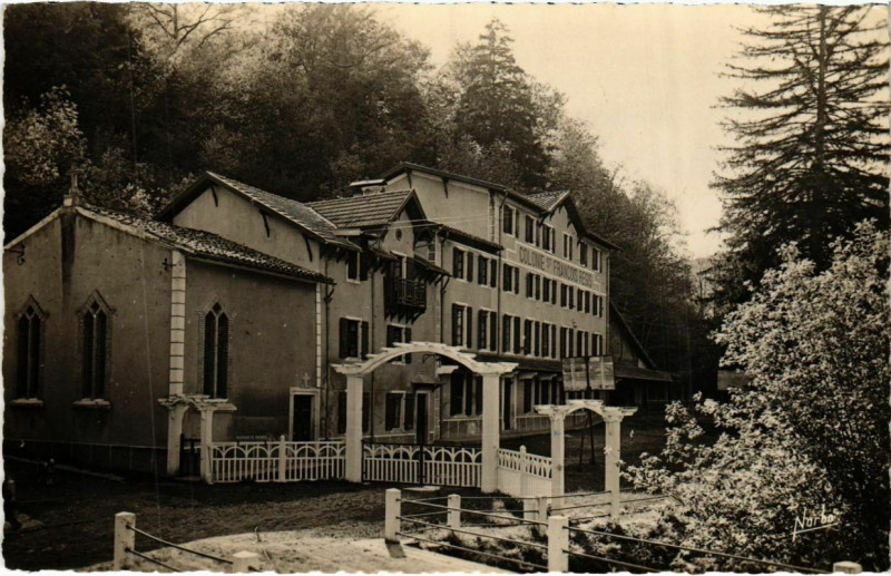 Carte postale ancienne Fougax et Barrineuf- ColonieSaint-Francois Regis France à Fougax-et-Barrineuf