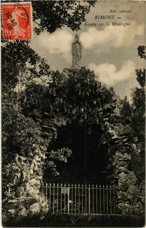 Carte postale ancienne Rimont- Grotte sur la Montagne France à Rimont