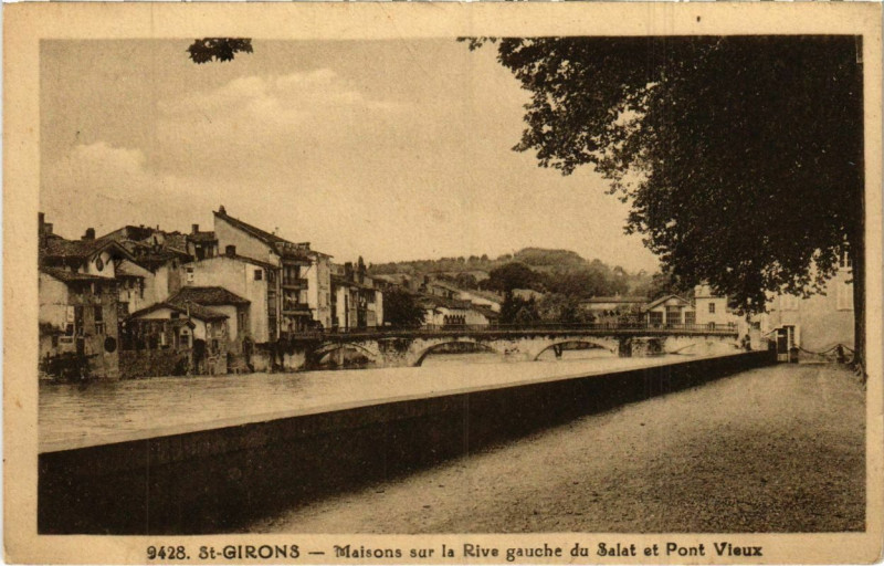 Carte postale ancienne Saint Girons- Maisons sur la Rive gauche du Salat France à Saint-Girons