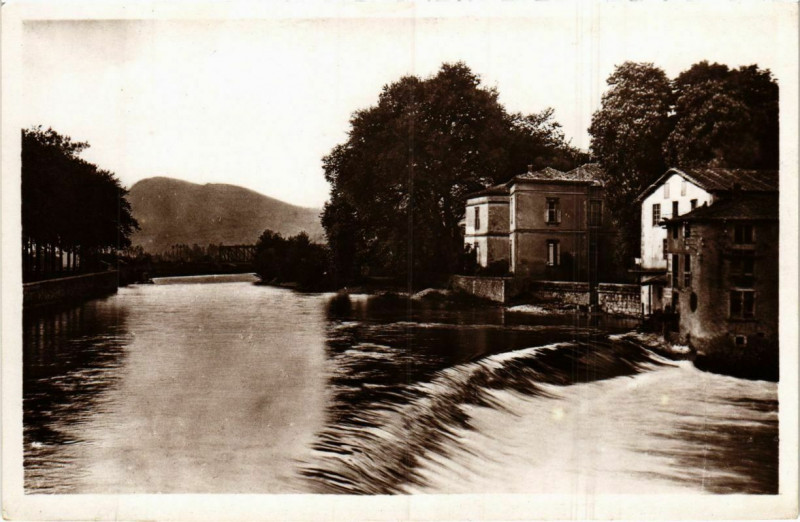 Carte postale ancienne Saint Girons- Le Salat et le Champ de Mars France à Saint-Girons