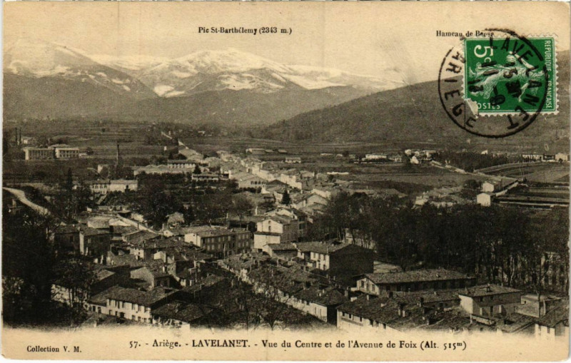 Carte postale ancienne Lavelanet- vue du Centre et de l'Avenue de Foix France à Lavelanet
