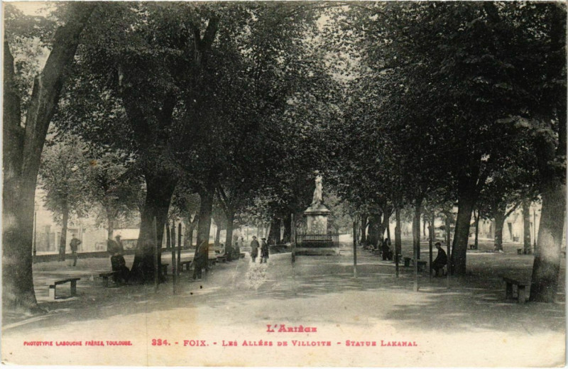 Carte postale ancienne Foix- Statue Lakanal France à Foix
