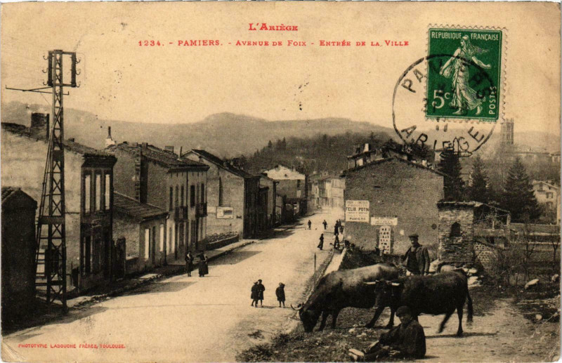 Carte postale ancienne Pamiers Avenue de Foix Ariege à Pamiers