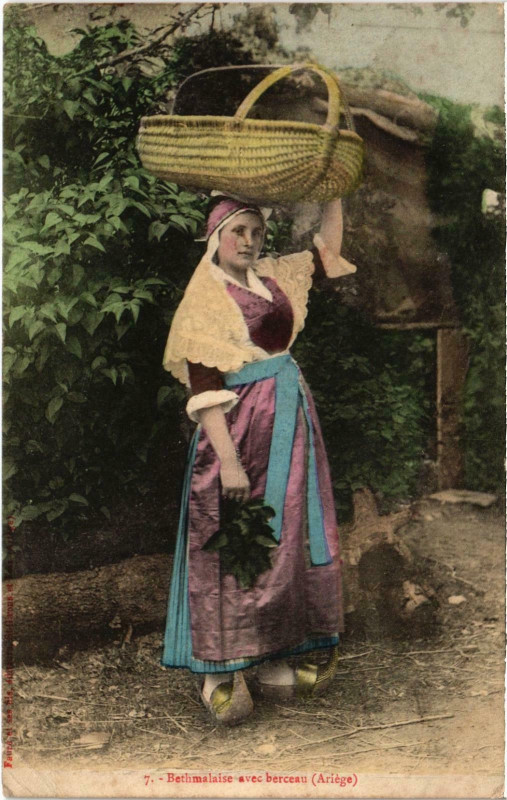 Carte postale ancienne Bethmalaise ave berceau Ariege