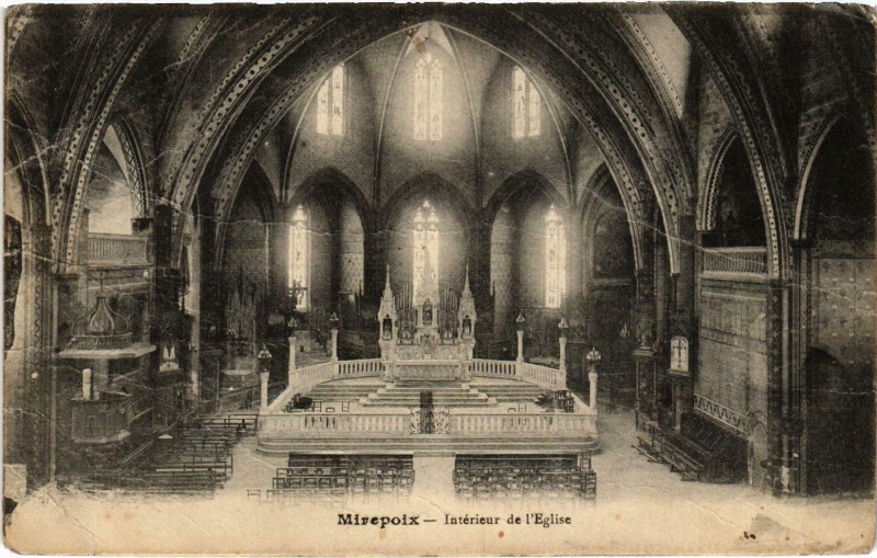 Carte postale ancienne Mirepoix Intérieur de l'Eglise Ariege à Mirepoix