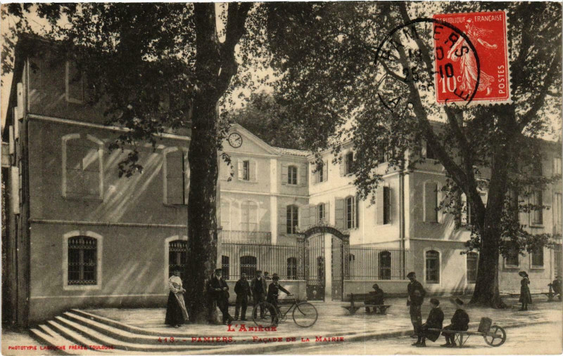 Carte postale ancienne Pamiers Facade de la Mairie Ariege à Pamiers