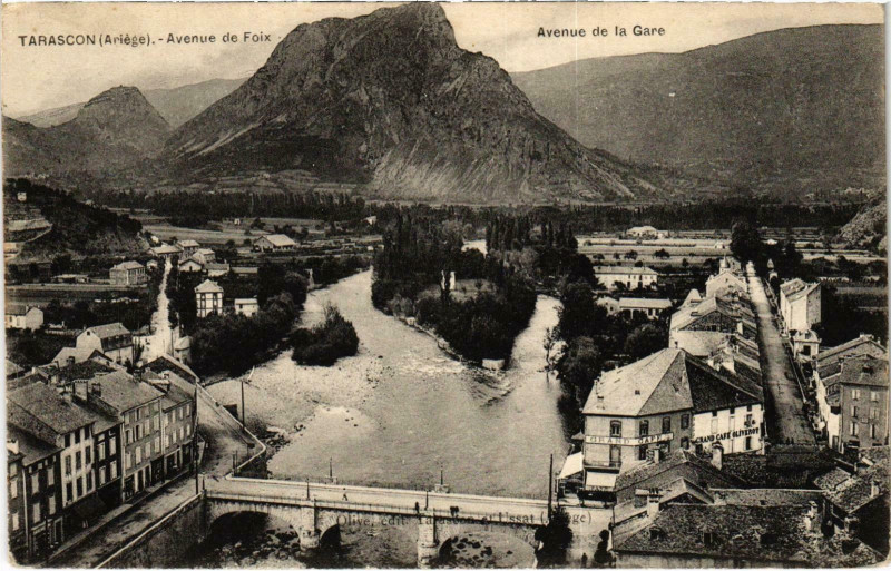 Carte postale ancienne Tarascon Avenued e la Foix Ariege à Foix