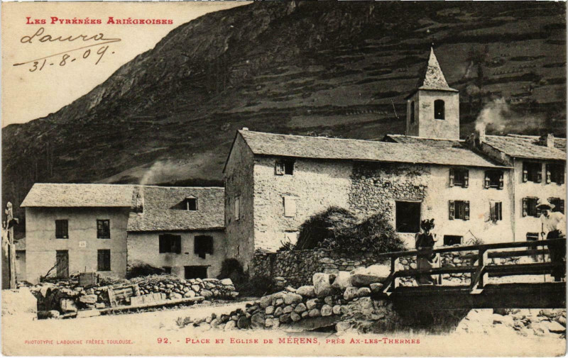 Carte postale ancienne Place et Eglise de Merens Ariege