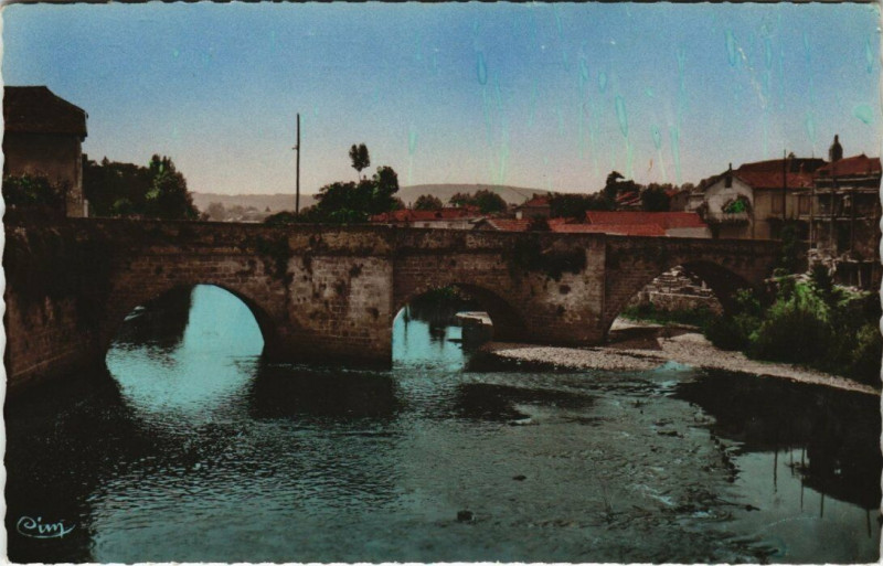 Carte postale ancienne Figeac Pont du Pin à Figeac