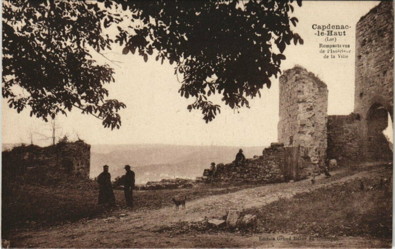 Carte postale ancienne Capdenac-le Haut - Remperts vus de l'Interieur de la Ville à Capdenac