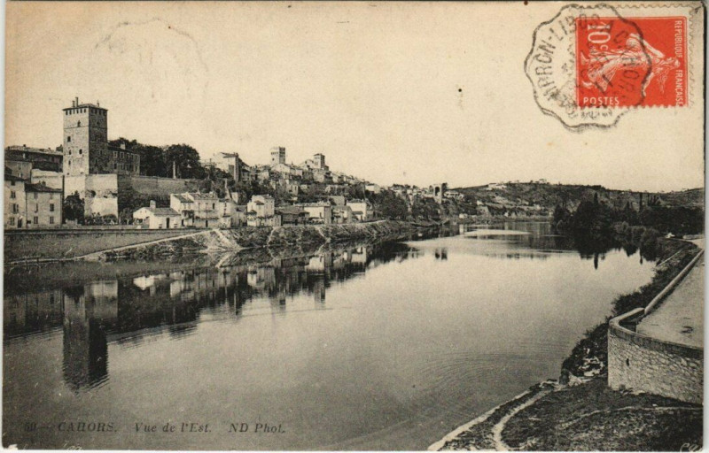 Carte postale ancienne Cahors - Vue de l'Est à Cahors