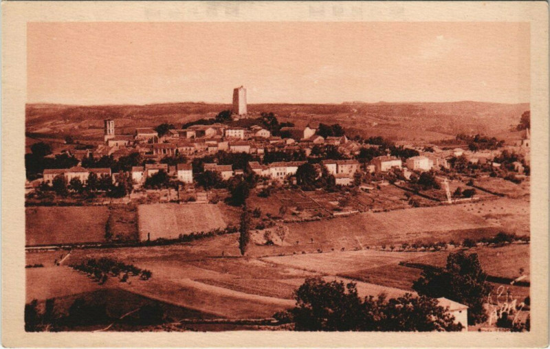 Carte postale ancienne Le Lot Illustre Montcuq Vua Panoramique