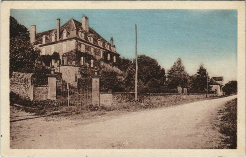 Carte postale ancienne Vayrac - Route de Betaille à Vayrac