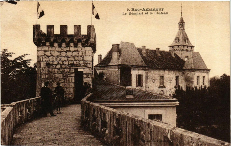 Carte postale ancienne Lot Roc-Amadour Rempart Chateau