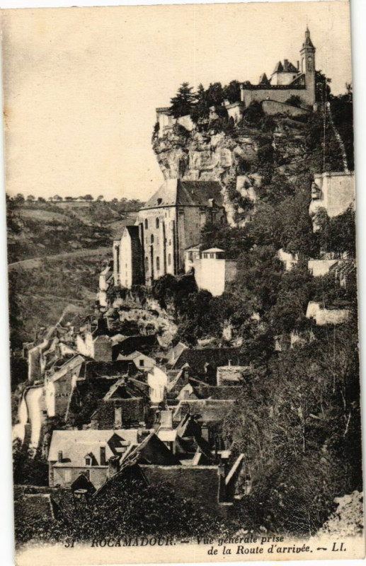 Carte postale ancienne Rocamadour - Vue générale prise de la Route d'arrivée à Rocamadour