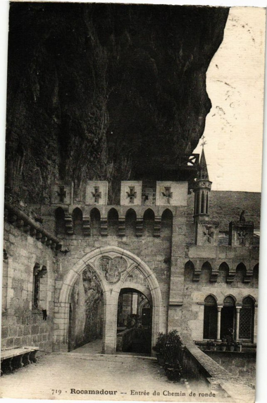 Carte postale ancienne Rocamadour - Entrée du Chemin de ronde à Rocamadour