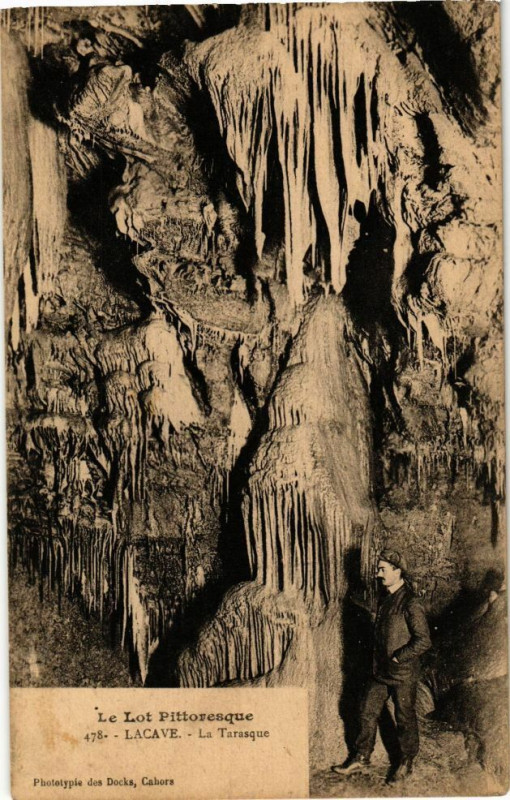 Carte postale ancienne Le Lot Pittoresque - Lacave - Le Tarasque à Lacave