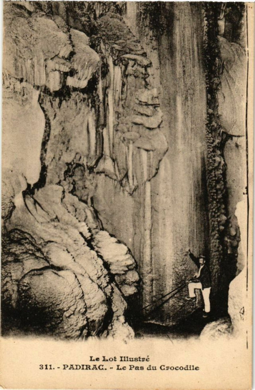 Carte postale ancienne Le Lot Illustre - Padirac - Les Pas du Crocodile à Padirac