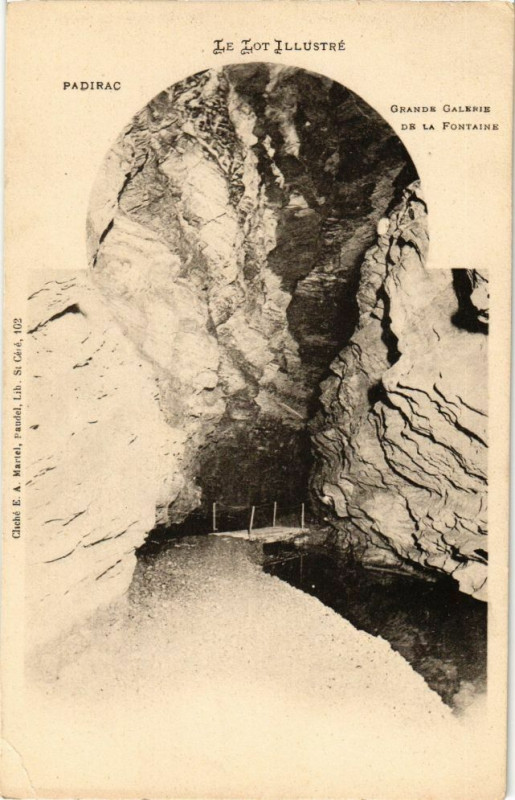 Carte postale ancienne Le Lot Illustre - Padirac - Grande Galerie de la Fontaine à Padirac