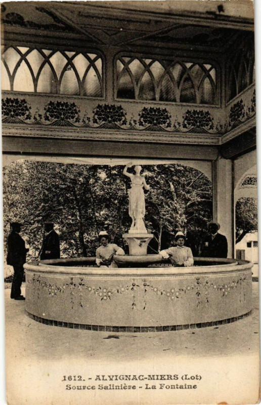 Carte postale ancienne Alvignac-Miers - Source Saliniere - La Fontaine à Alvignac