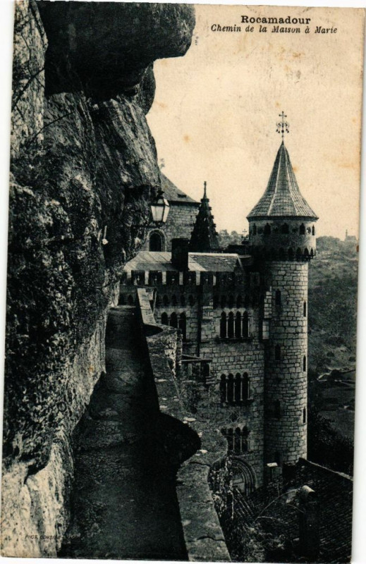 Carte postale ancienne Rocamadour Chemin de la Maison a Marie à Rocamadour