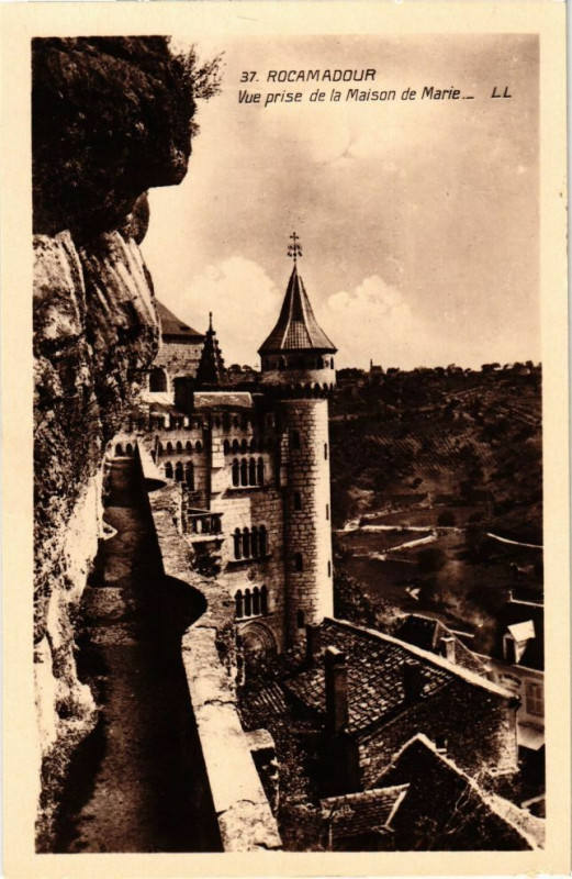 Carte postale ancienne Rocamadour - Vue prise de la Maison de Marie à Rocamadour
