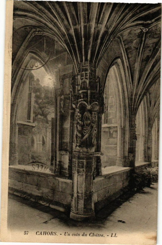 Carte postale ancienne Cahors - Un coin du Cloitre à Cahors