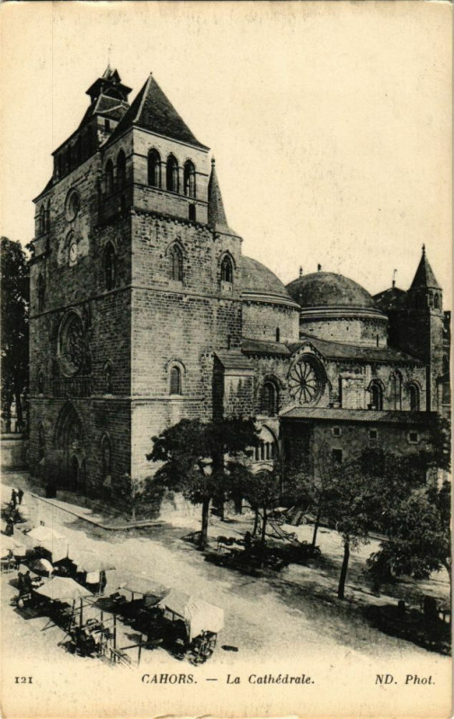 Carte postale ancienne Cahors - La Cathédrale à Cahors