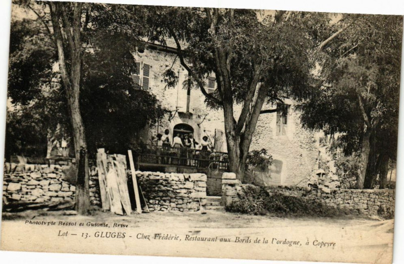 Carte postale ancienne Lot - Gluges - Chez Frederic Restaurant aux Bords de la Dordogne