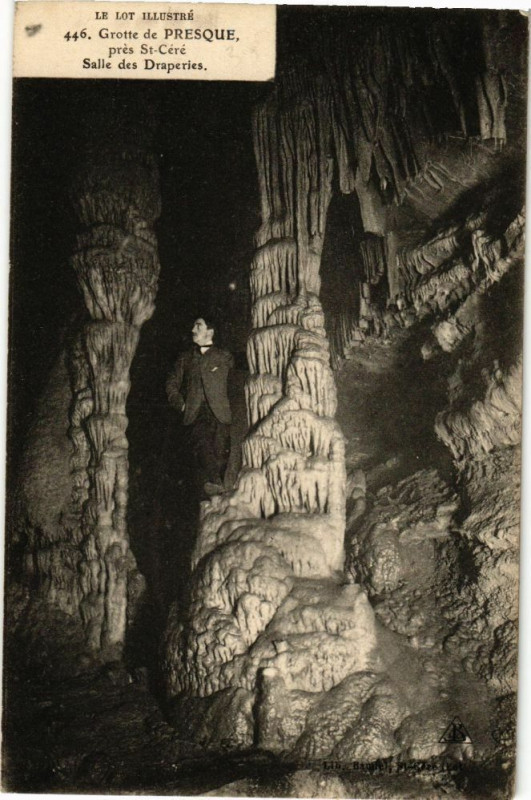 Carte postale ancienne Le Lot La Grotte de Presque pres Saint-Cere Salle des Draperies à Saint-Céré