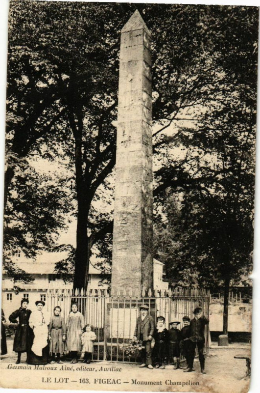 Carte postale ancienne Le Lot - Figeac - Monument Champolion à Figeac