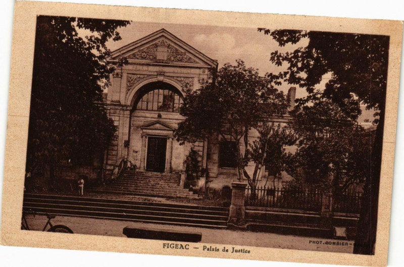 Carte postale ancienne Figeac - Palais de Justice à Figeac