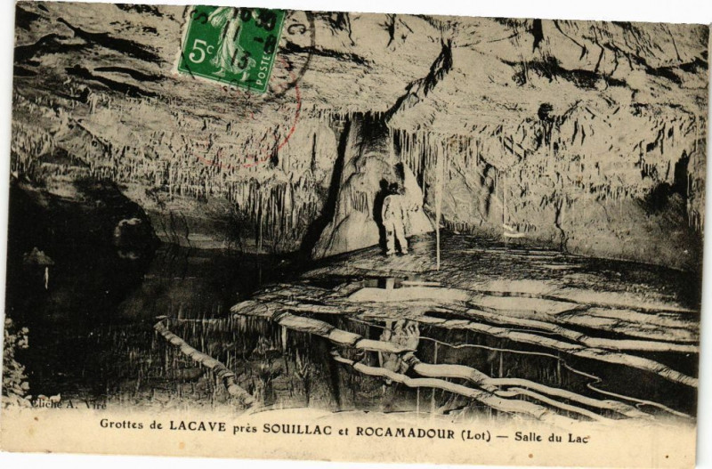 Carte postale ancienne Grottes de Lacave pres Souillac et Rocamadour - Salle du Lac à Lacave