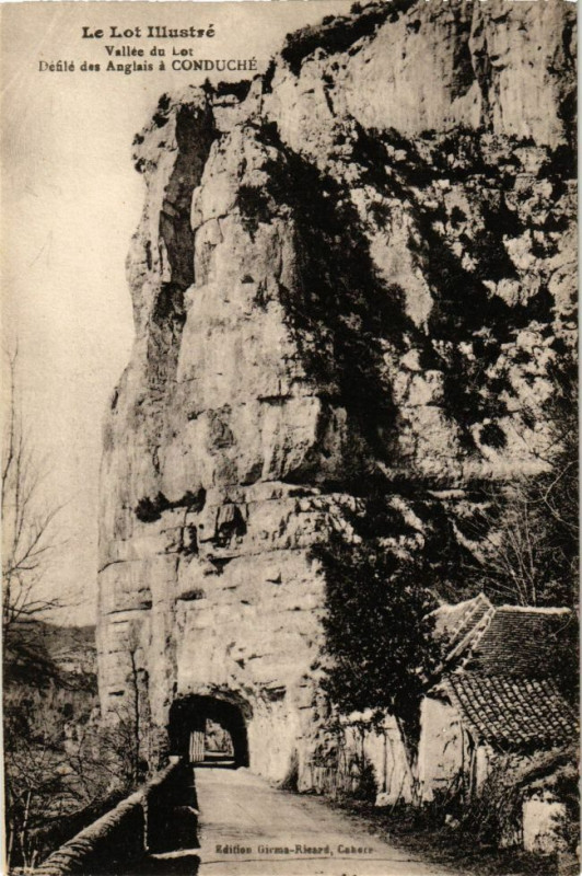 Carte postale ancienne Vallée du Lot-Defile des Anglais a Conduche