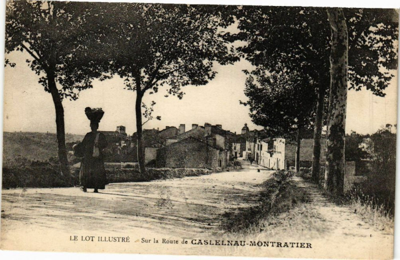 Carte postale ancienne Sur la Route de Castelnau-Montratier