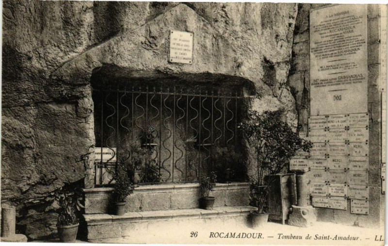 Carte postale ancienne Rocamadour-Tombeau de Saint-Amadour à Rocamadour