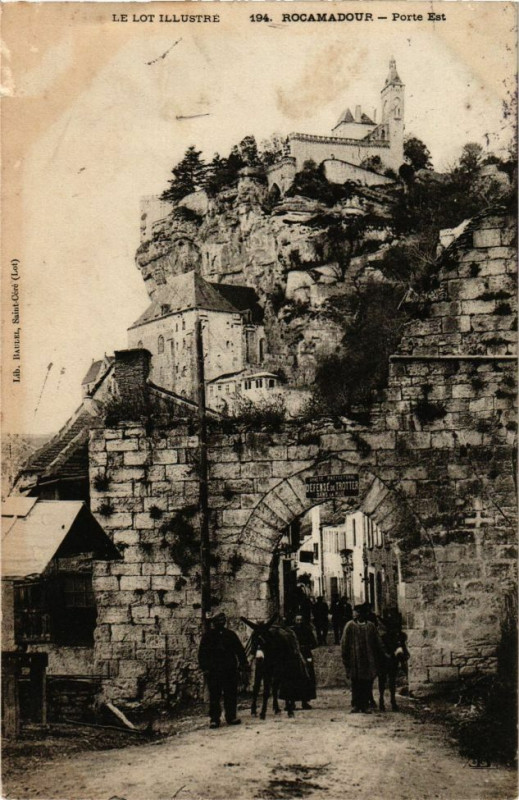 Carte postale ancienne Rocamadour-Porte Est à Rocamadour