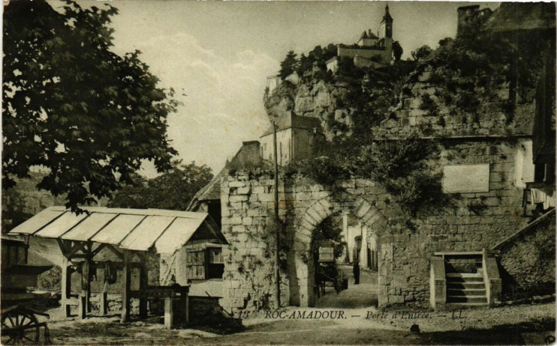 Carte postale ancienne Rocamadour-Porte d'Entrée à Rocamadour