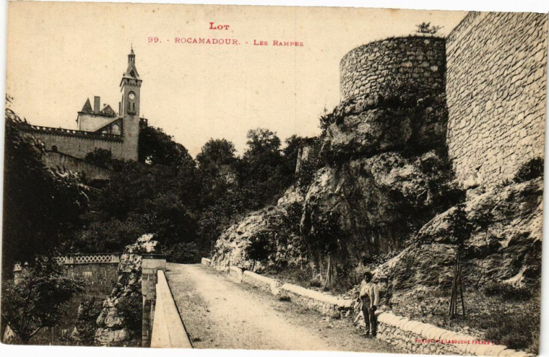 Carte postale ancienne Rocamadour-Les Rampes à Rocamadour