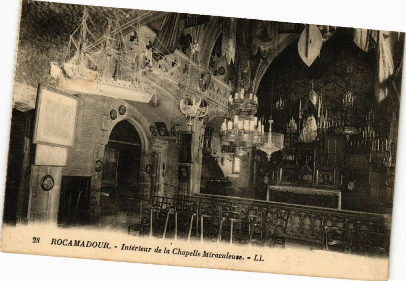 Carte postale ancienne Rocamadour-Interieur de la Chapelle Miraculeuse à Rocamadour