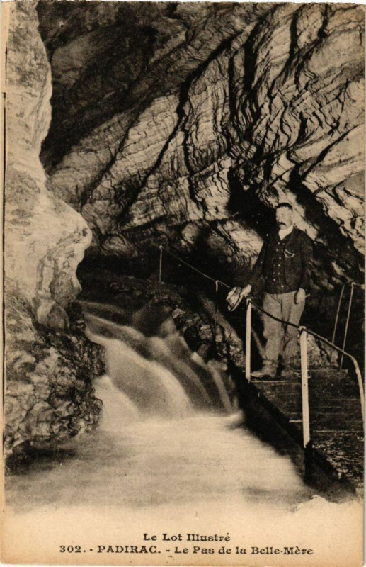 Carte postale ancienne Padirac-Le Pas de la Belle-Mere à Padirac