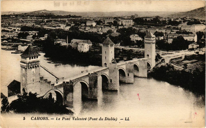 Carte postale ancienne Cahors-Le Pont Valentre à Cahors