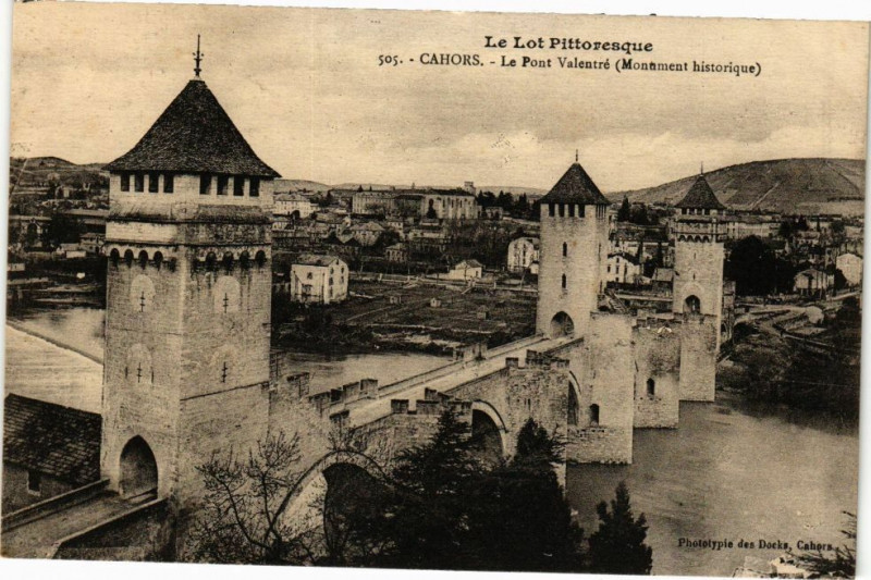 Carte postale ancienne Cahors-Le Pont Valentre à Cahors